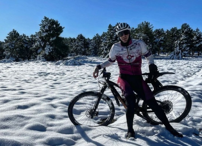 Diego Cámara, en una foto de archivo, sobre la nieve. / Diego Cámara